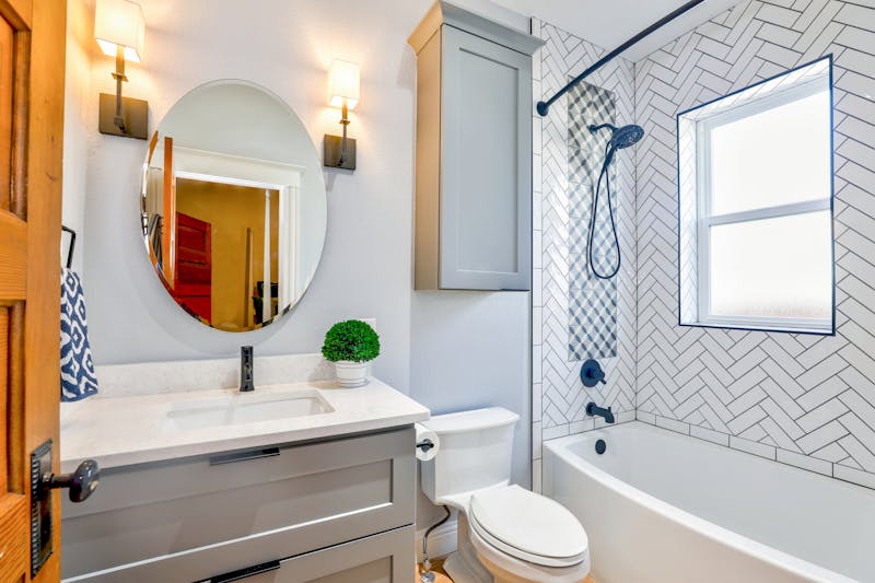 Bathroom ceramic accessories